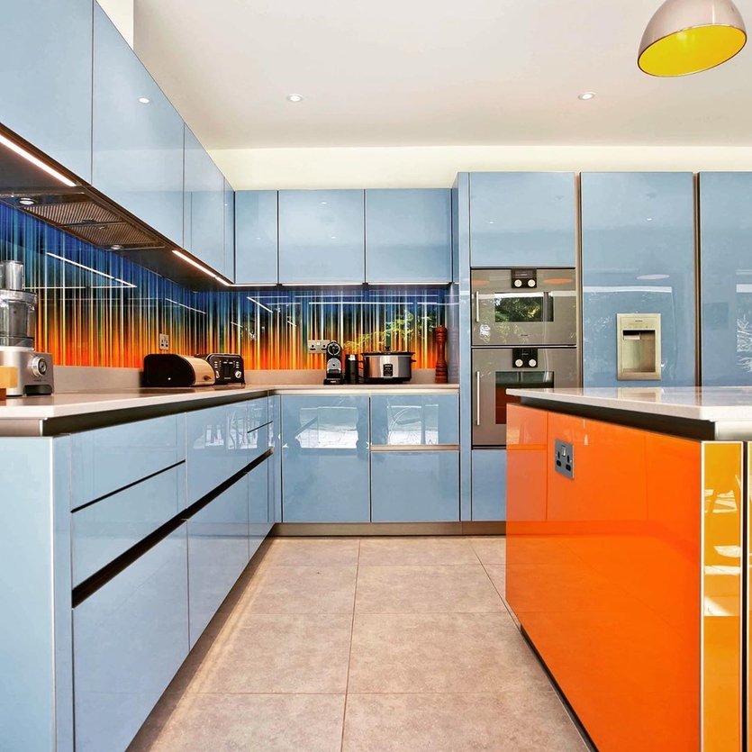 Оранжево Синяя Кухня