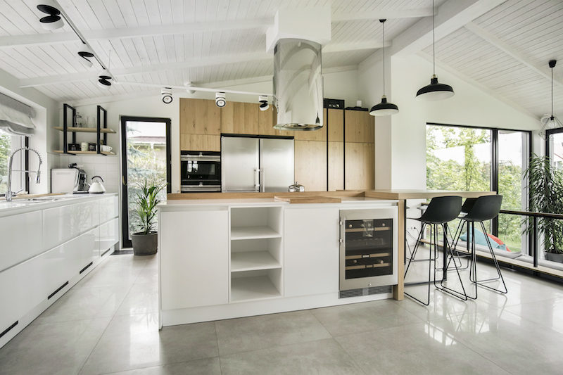 ​Правила дизайна кухни-гостиной в частном доме +  50 фото