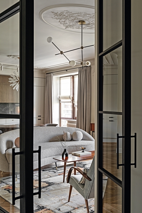 Парижский стиль в Казани: как дизайнер оформила квартиру для своей семьи