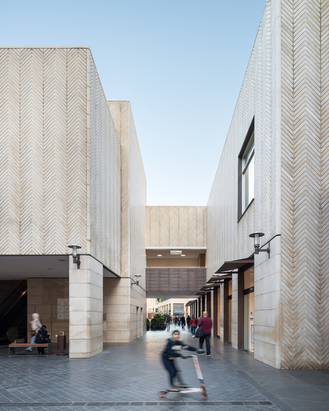 Геометрия форм: 6 знаковых архитектурных построек современного Бейрута