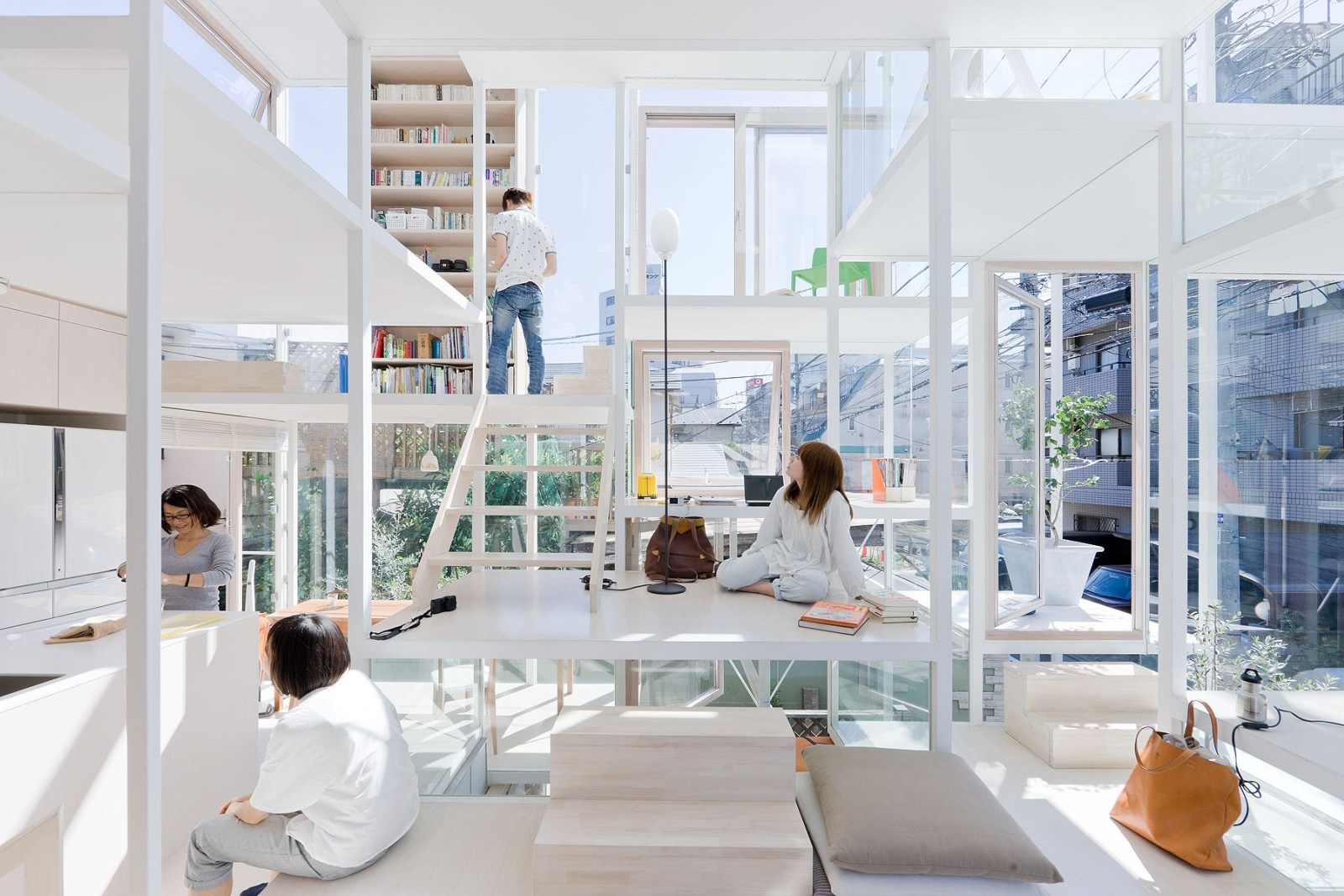 Интерьер двухэтажного японского дома в усадьбе