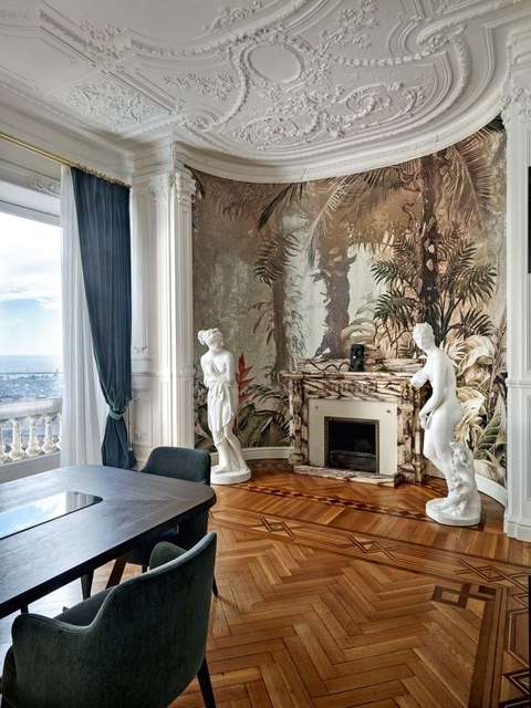 Квартира в Генуе: классический интерьер с лепниной и буазери
