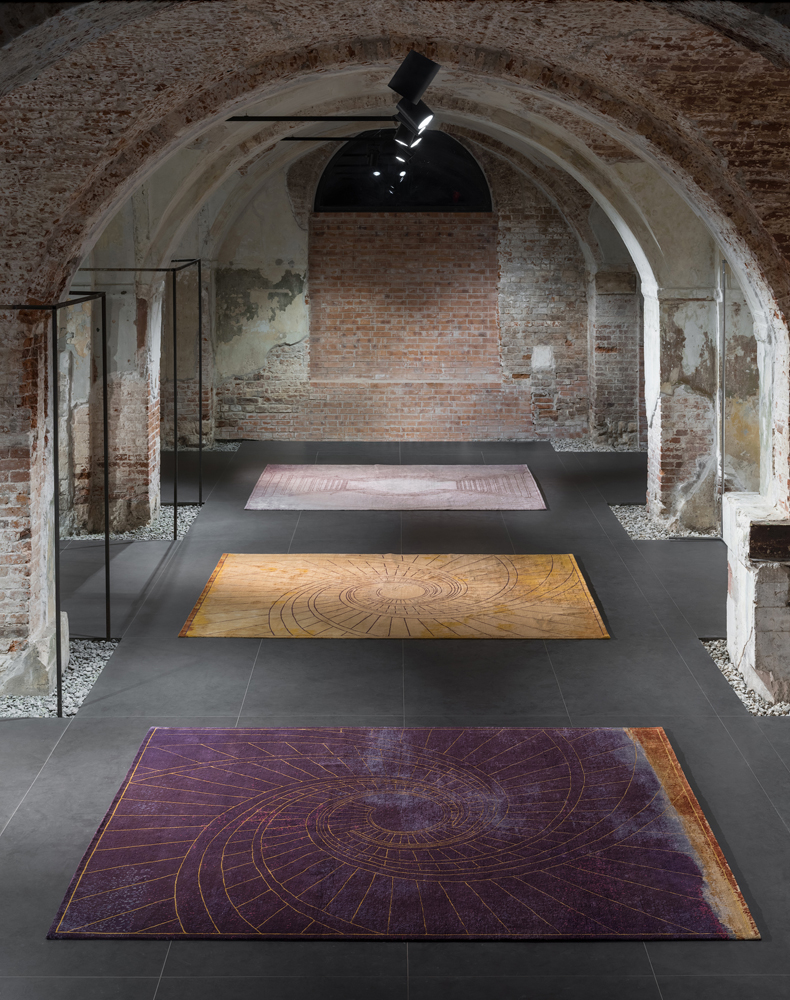 Майк Шилов создал коллекцию ковров на тему лестницы