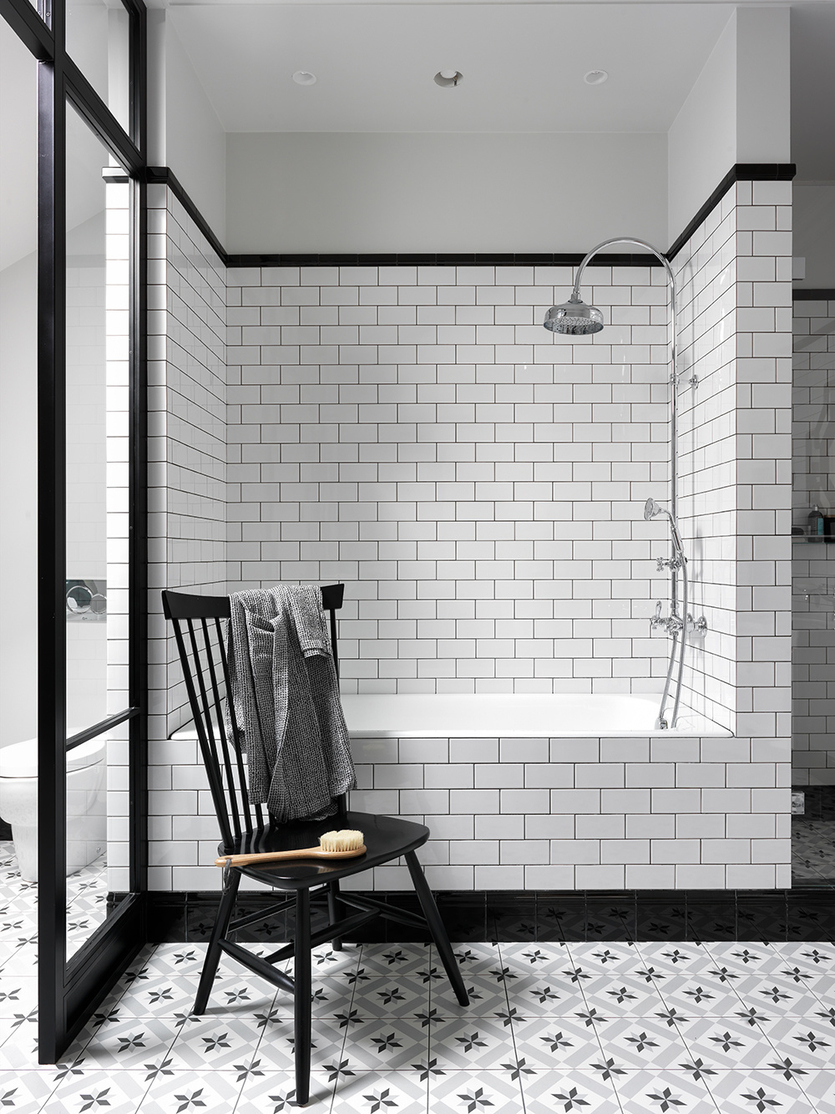 Черно белый кафель в ванной - 70 фото