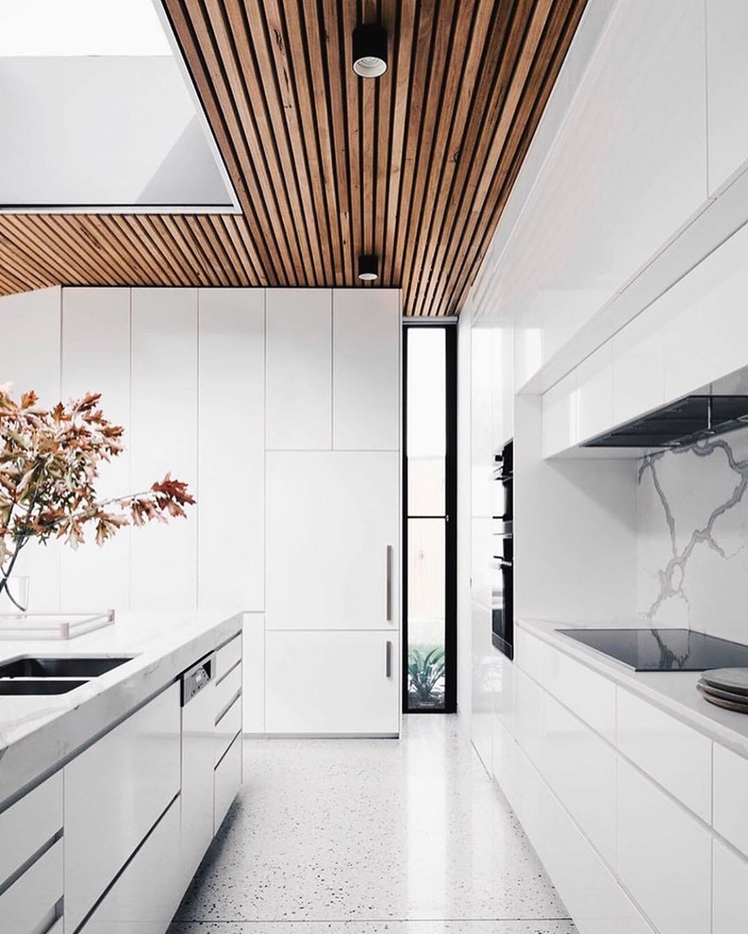 потолок на кухне в стиле минимализм