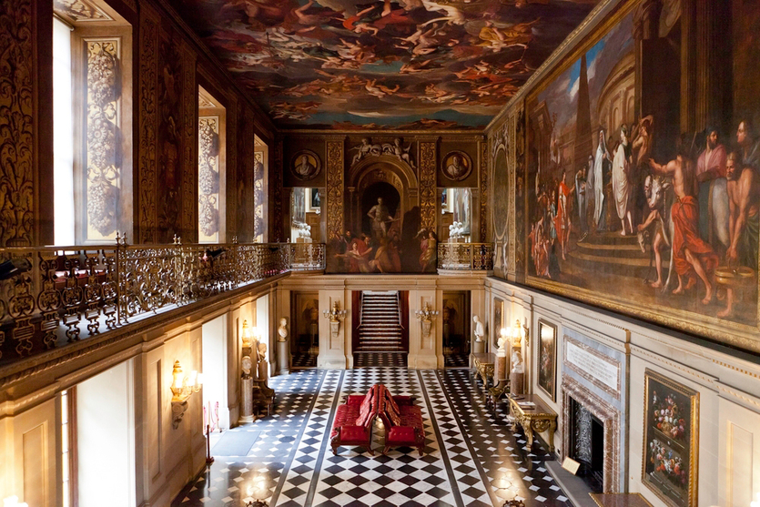 Как живут современные аристократы: 5 замков и их владельцы