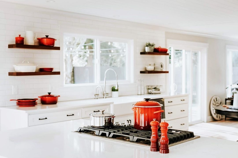Кухня в красном цвете дизайн [95 фото]