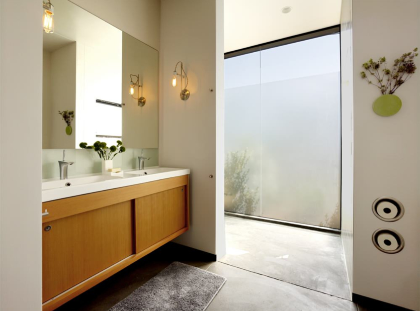 Дизайн ванной комнаты с окном: 60 современных решений + советы