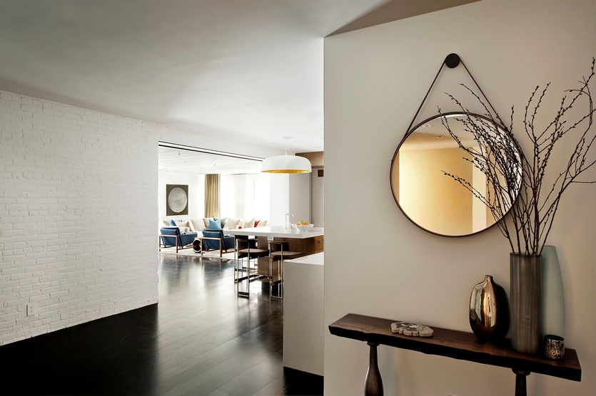 Дизайн потолка в гостиной: разнообразие конструкций, цветов, форм и вариантов освещения