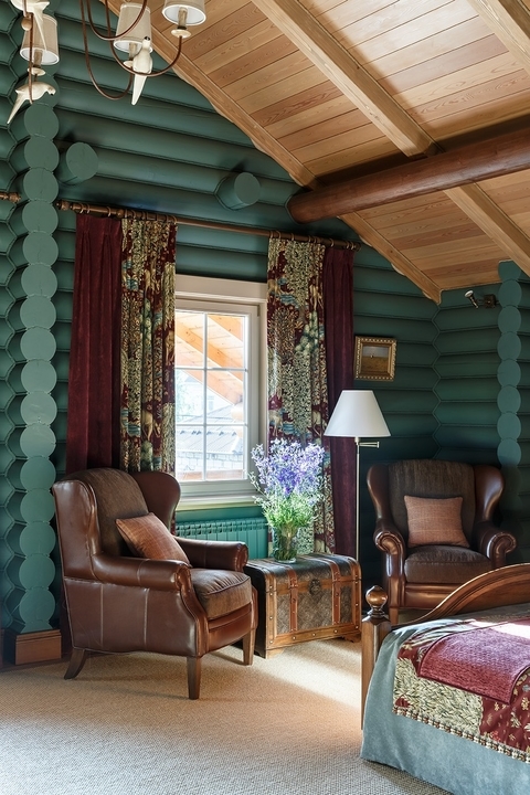 Современные идеи интерьера гостиной в деревянном доме — фото новинки 