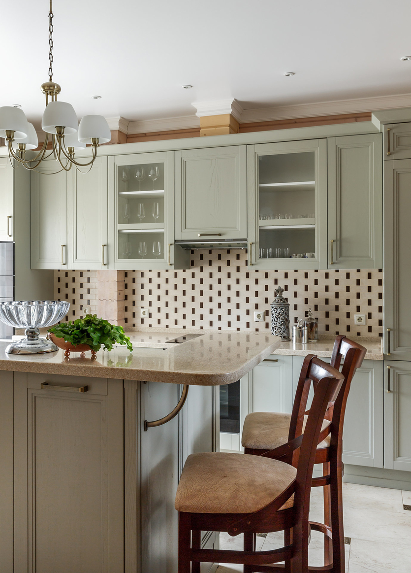 Идеи дизайна кухни в деревянном доме - фото реальных интерьеров и советы | SALON