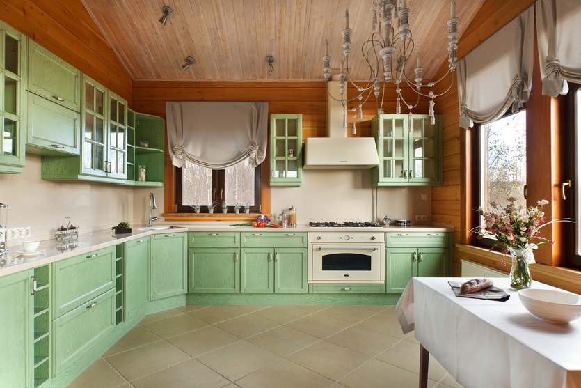 Интерьер кухни деревянного дома внутри (44 фото)