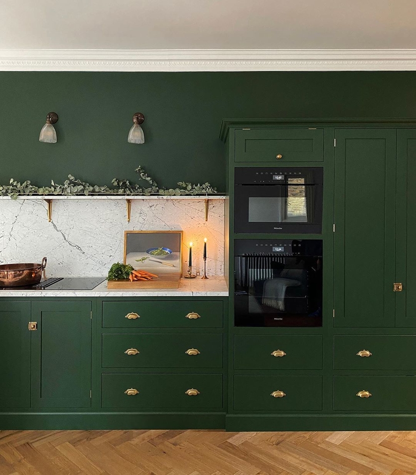 Серо зеленый цвет в интерьере кухни: 67 фото дизайна