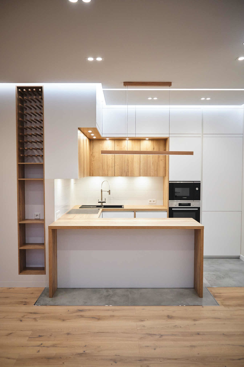 Дизайн кухни с деревянными фасадами