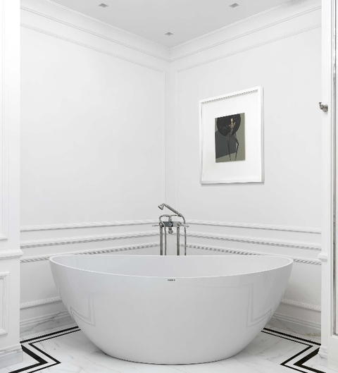 Как разнообразить интерьер белой ванной: 5 идей