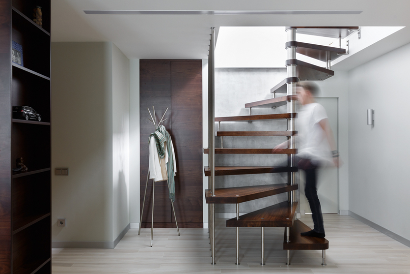 6 дизайнерских интерьеров, в которых лестница стала главным акцентом