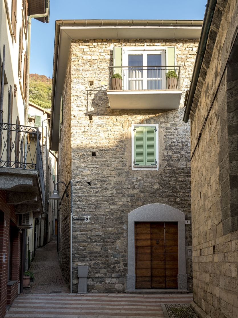 Две современные квартиры в Италии в здании бывшего монастыря 12 века