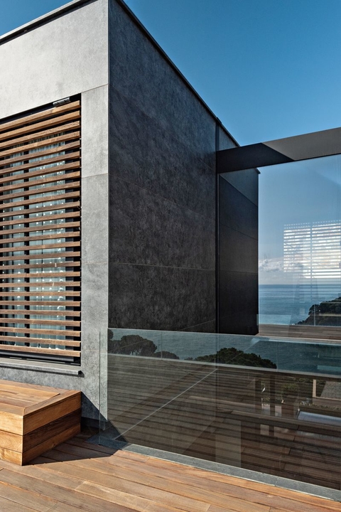 Вид на море и лаконичный дизайн: современный дом в Испании
