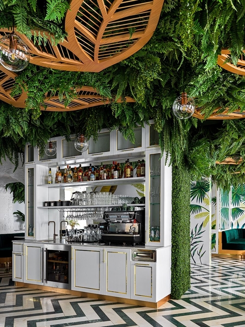 Сказочный лес в интерьере московского ресторана