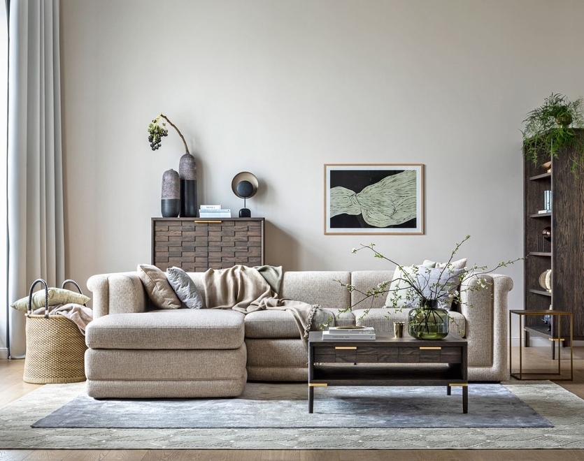 Выбираем мягкую мебель: 25 модных диванов и кресел