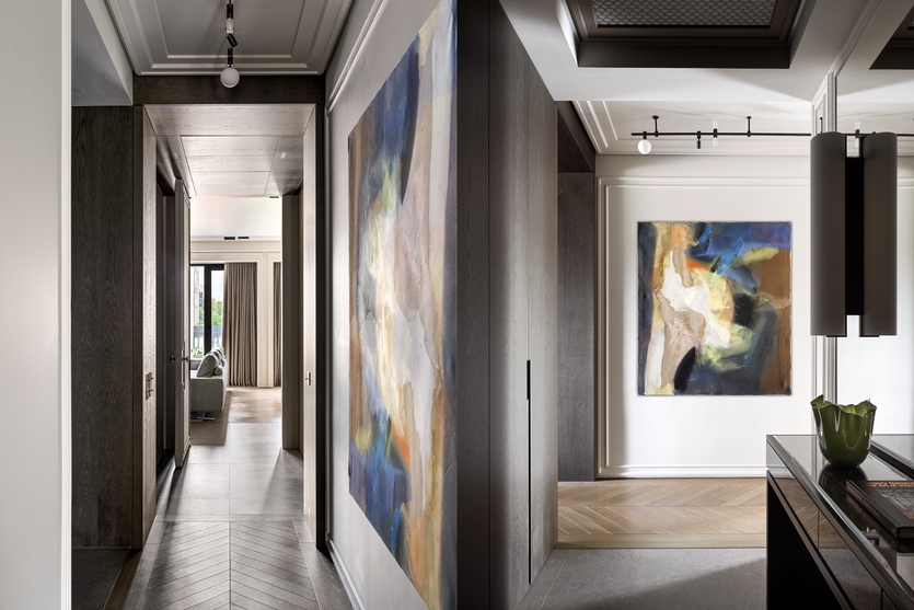 Интерьер в стиле московской неоклассики для большой семьи