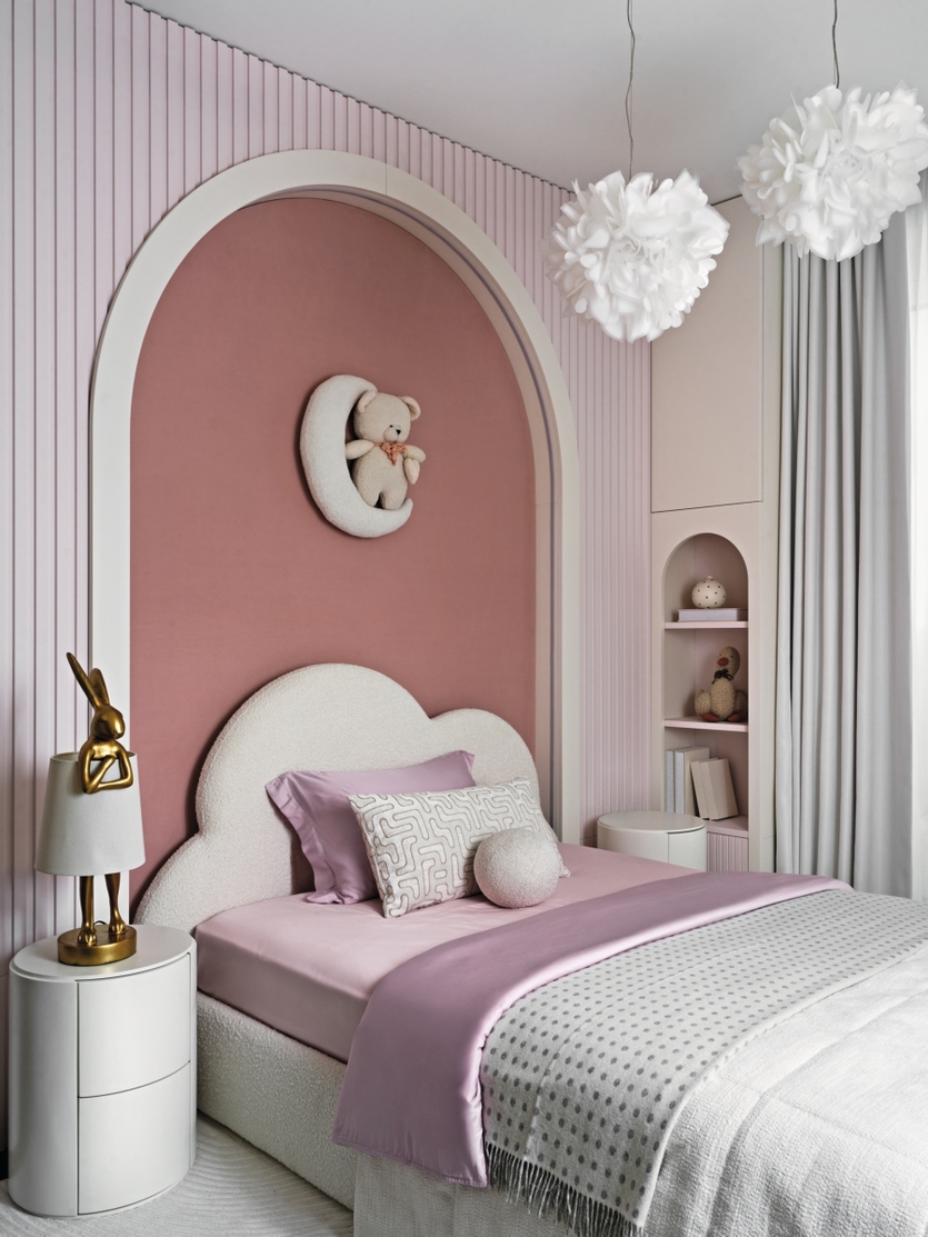 Минималистичный, но уютный: интерьер квартиры для семьи с двумя детьми