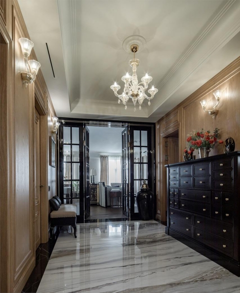 Модно, но некомфортно: 5 мнений дизайнеров о неудачных решениях для прихожей