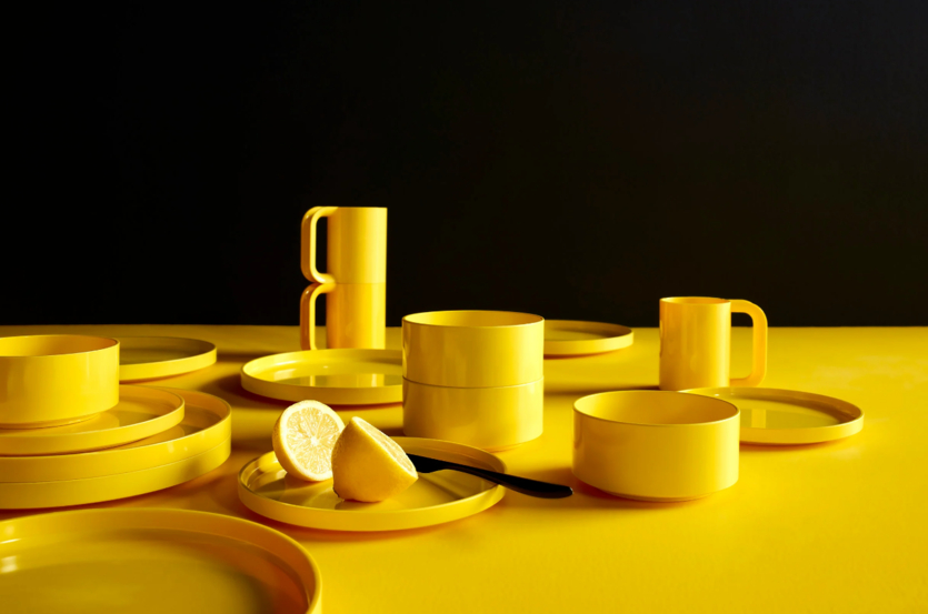 Как победить серость: яркие вещи в интерьер