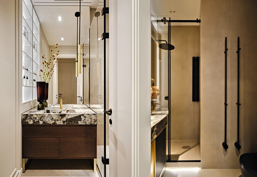 Расслабляющий интерьер в центре мегаполиса: квартира для семьи с детьми