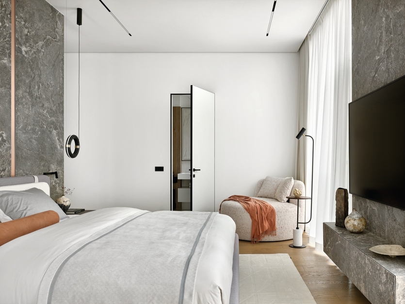 Уютный таунхаус в светлых тонах с природными акцентами