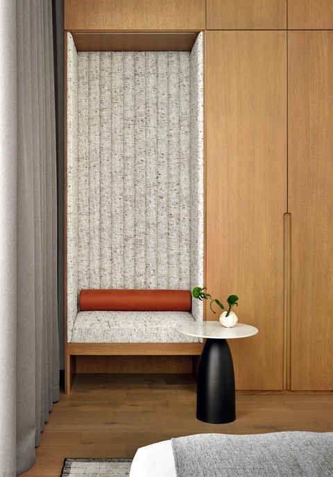 Уютный таунхаус в светлых тонах с природными акцентами