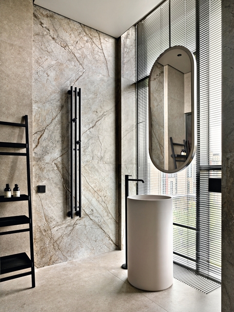 Уютный таунхаус в светлых тонах с природными акцентами