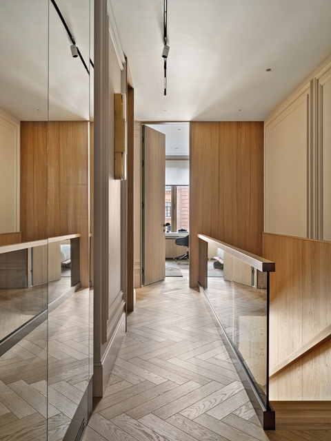 Элегантность вне времени: двухуровневая квартира в Москве