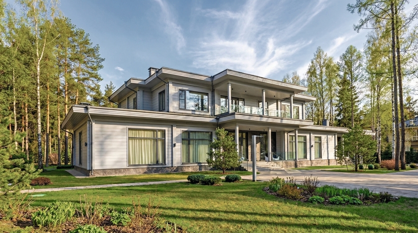 Интерьер с обложки: деревянный дом с необычной обстановкой