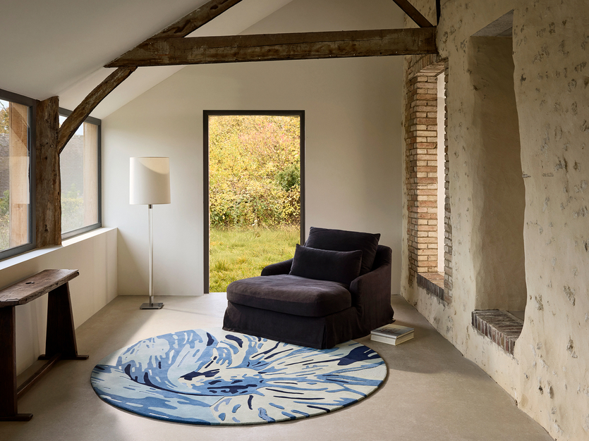 Новинки в гостиную: флористические ковры