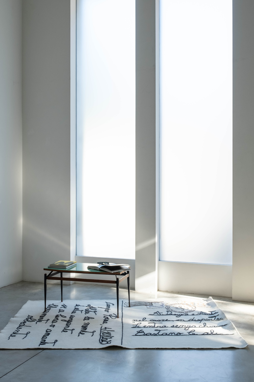 Ковры для воспоминаний: поэтичные новинки