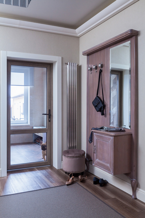 Стильная и функциональная прихожая: 5 идей, как ее оформить