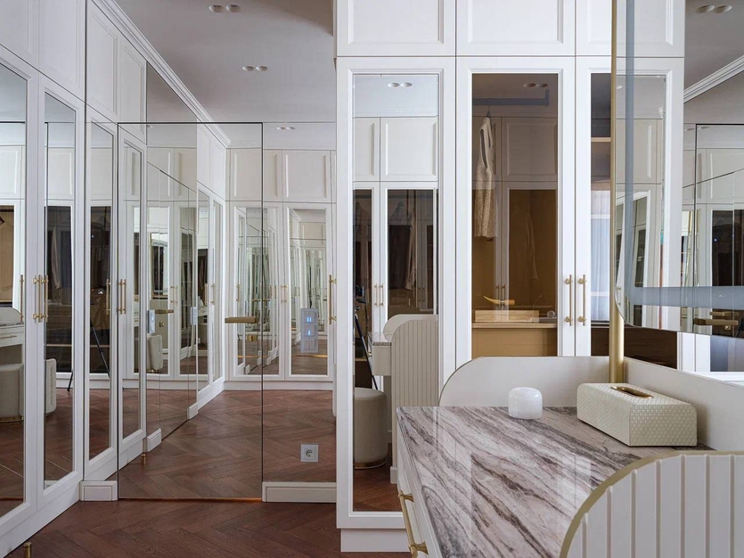 Стильная и функциональная гардеробная: 5 идей, как ее оформить