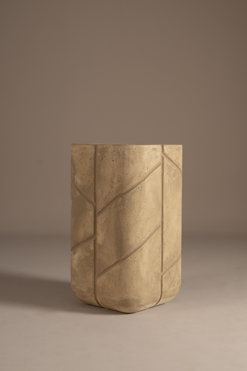 Кашпо на террасу от звезды дизайна