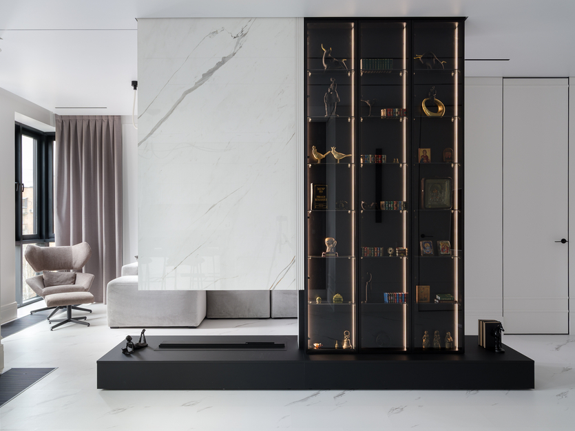 Аскетизм, черно-белая гамма и функциональность: квартира в Москве